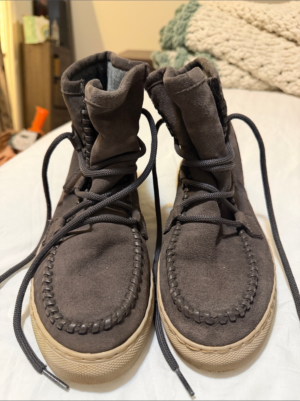 Cougar Men's Chukka Moc-Toe Boots in Dark Gray Suede with Tan Sole